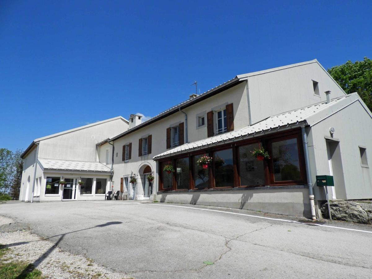 Apf France Handicap - Ferme Leonie Saint-Laurent-en-Grandvaux Exterior foto